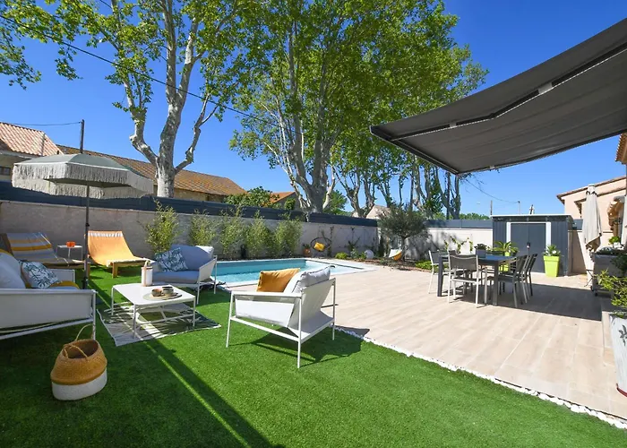 Entre Les Alpilles, La Mer, La Camargue, A Huit Kilometres De Arles ,Villa Des Jasmins ,Piscine,3 Chambres ,Climatisation, Wifi Fibre