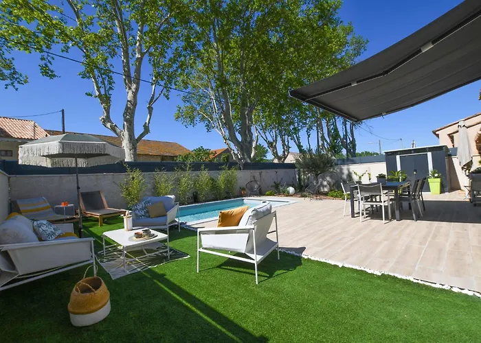 Entre Les Alpilles, La Mer, La Camargue, A Huit Kilometres De Arles ,Villa Des Jasmins ,Piscine,3 Chambres ,Climatisation, Wifi Fibre