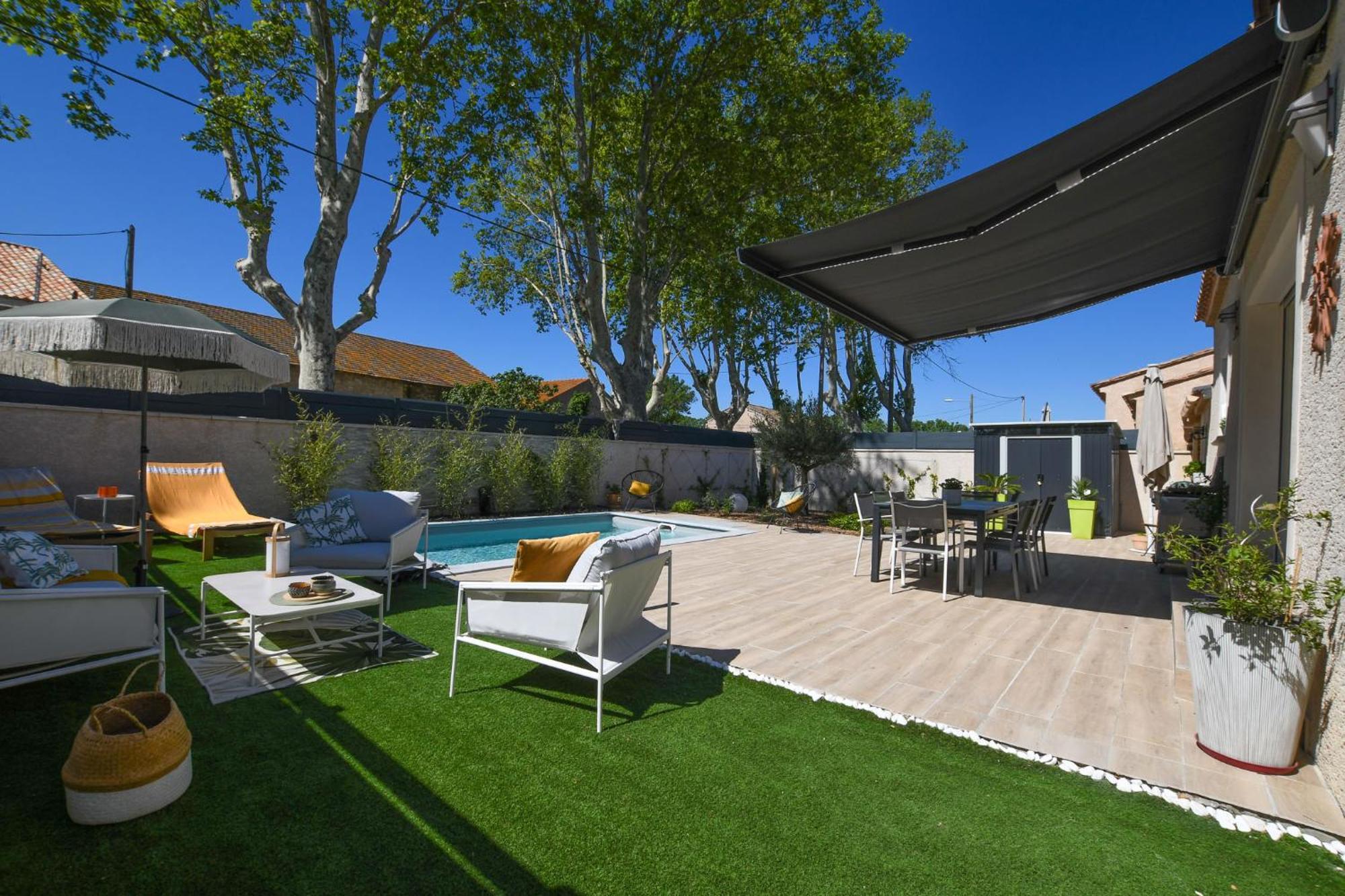 Entre Les Alpilles, La Mer, La Camargue, A Huit Kilometres De Arles ,villa Des Jasmins ,piscine,3 ,climatisation, Wifi Fibre * Raphele