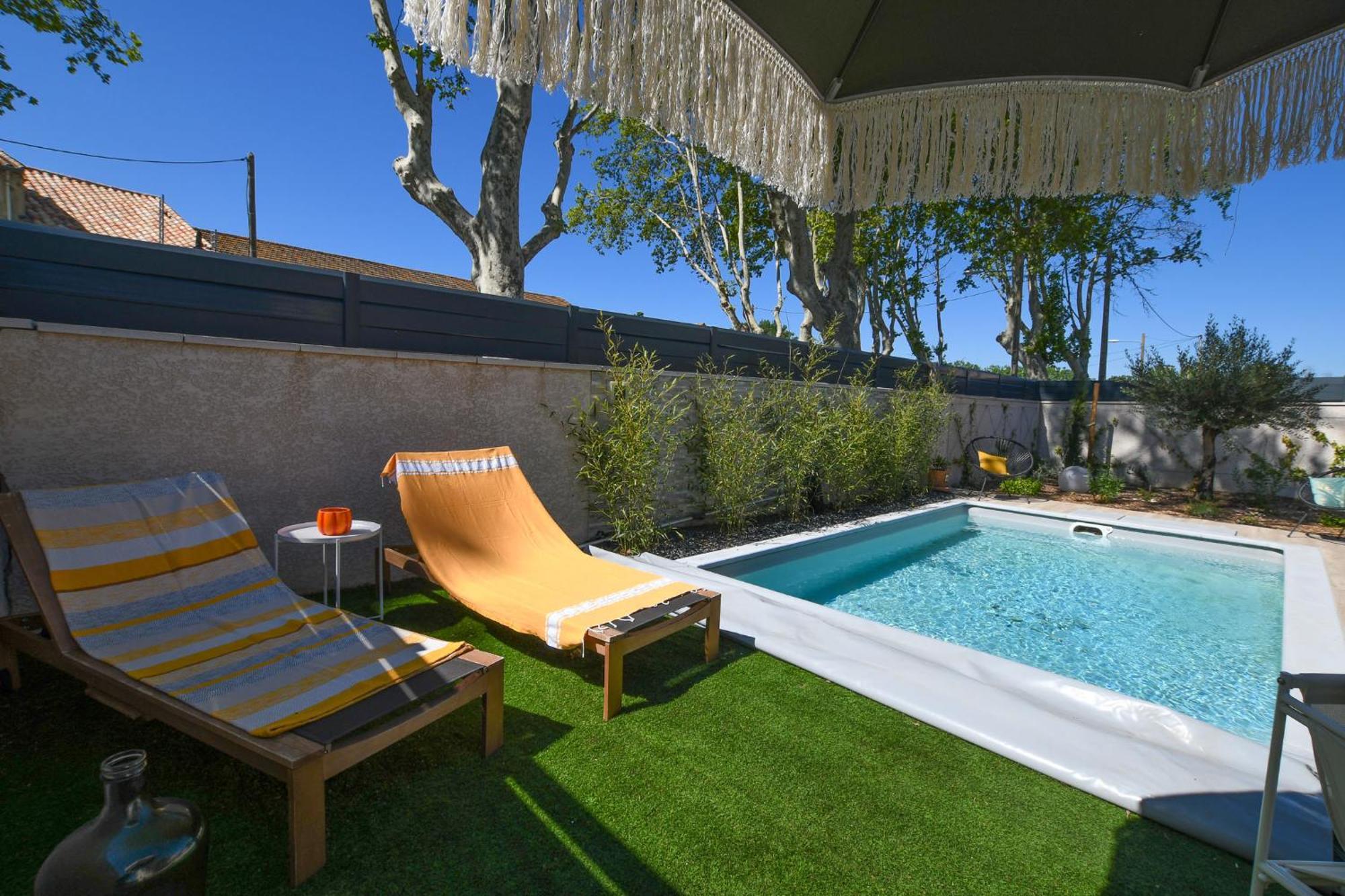 Entre Les Alpilles, La Mer, La Camargue, A Huit Kilometres De Arles ,villa Des Jasmins ,piscine,3 ,climatisation, Wifi Fibre