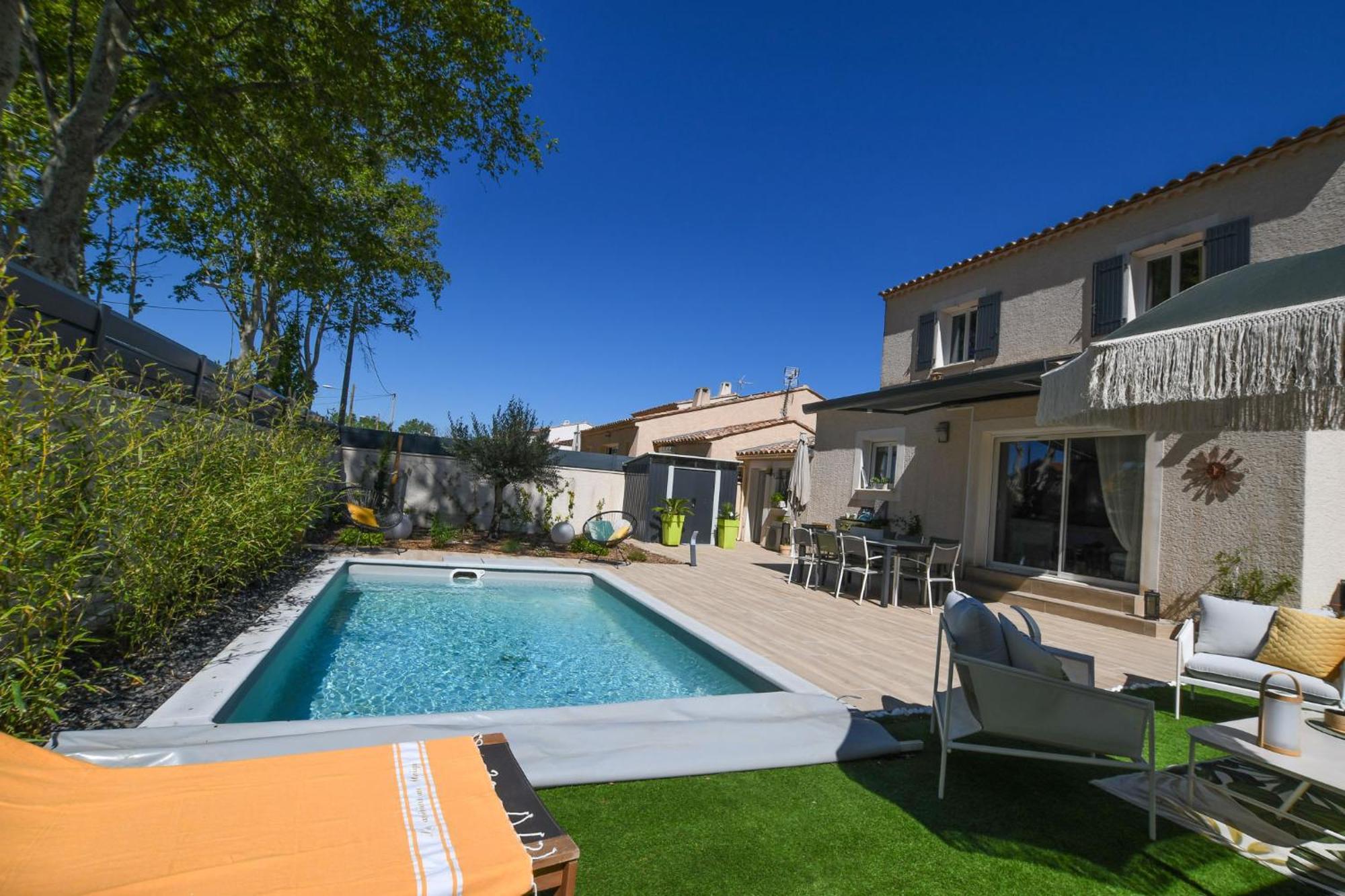 Villa Entre Les Alpilles, La Mer, La Camargue, A Huit Kilometres De Arles ,villa Des Jasmins ,piscine,3 ,climatisation, Wifi Fibre *
