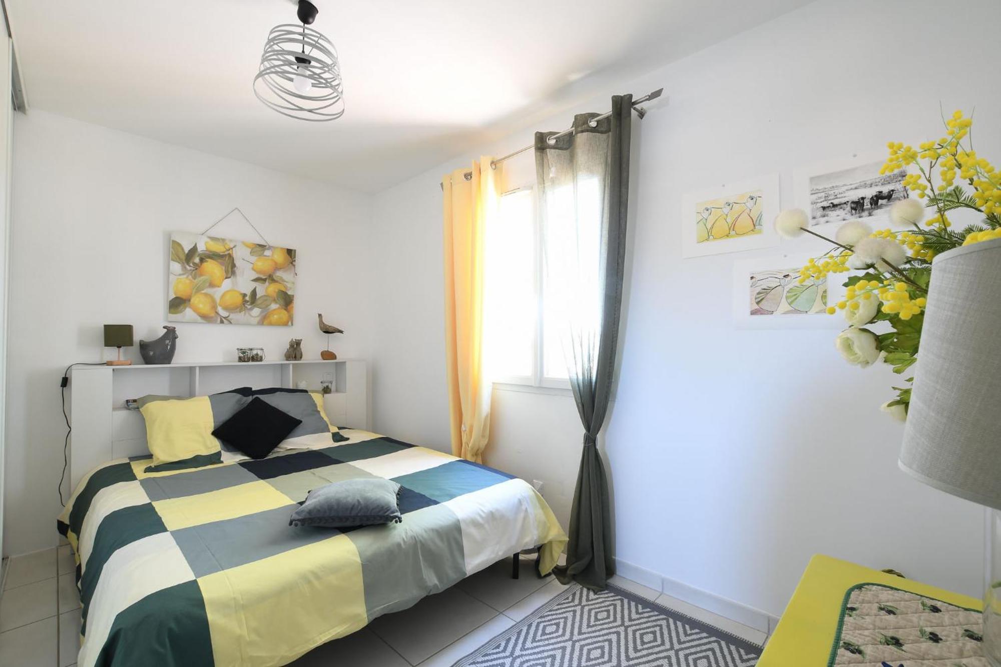 Entre Les Alpilles, La Mer, La Camargue, A Huit Kilometres De Arles ,villa Des Jasmins ,piscine,3 ,climatisation, Wifi Fibre *